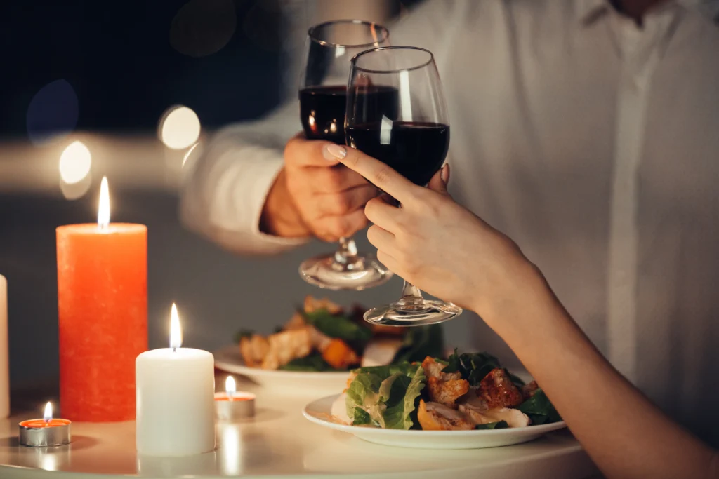 5 ide dekorasi meja makan