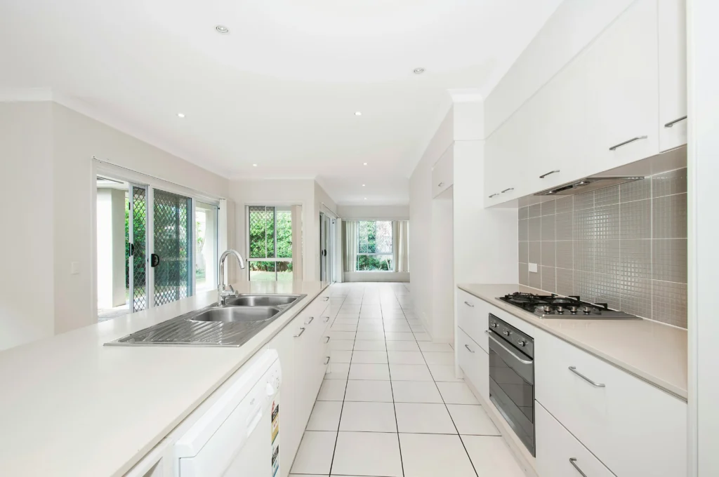 homogenous tile yang mewah dan elegan