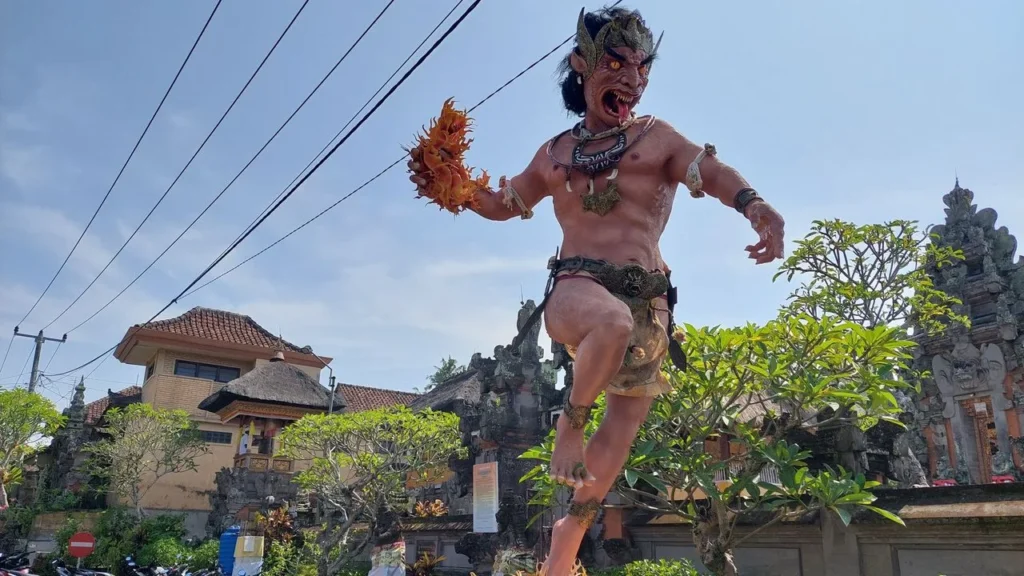 menyaksikan Ogoh-Ogoh di Ubud